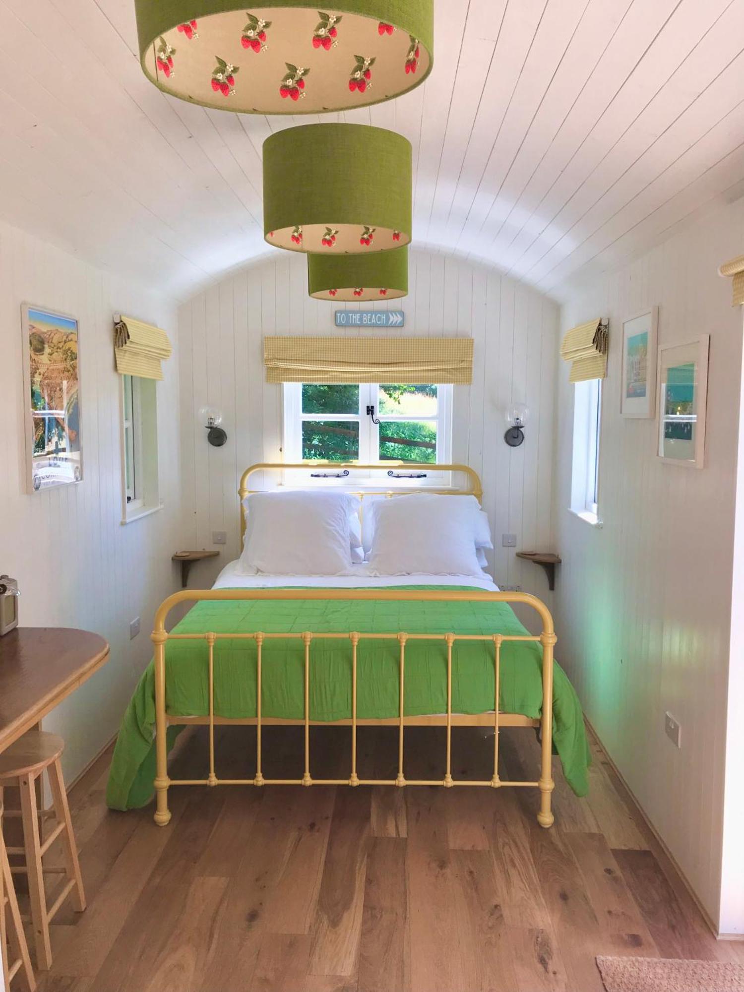 Shepherd'S Hut At Rosewood House Ліскард Екстер'єр фото